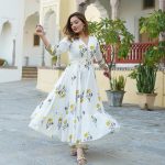 আকর্ষণীয় স্ক্রিন প্রিন্টেড হলুদ ফুলের গাউন,জামা,পায়জামা এবং ওড়না - Image 5